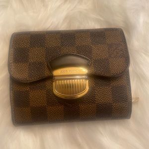 Lv short damier wallet